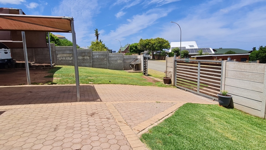 3 Bedroom Property for Sale in Dana Bay Western Cape